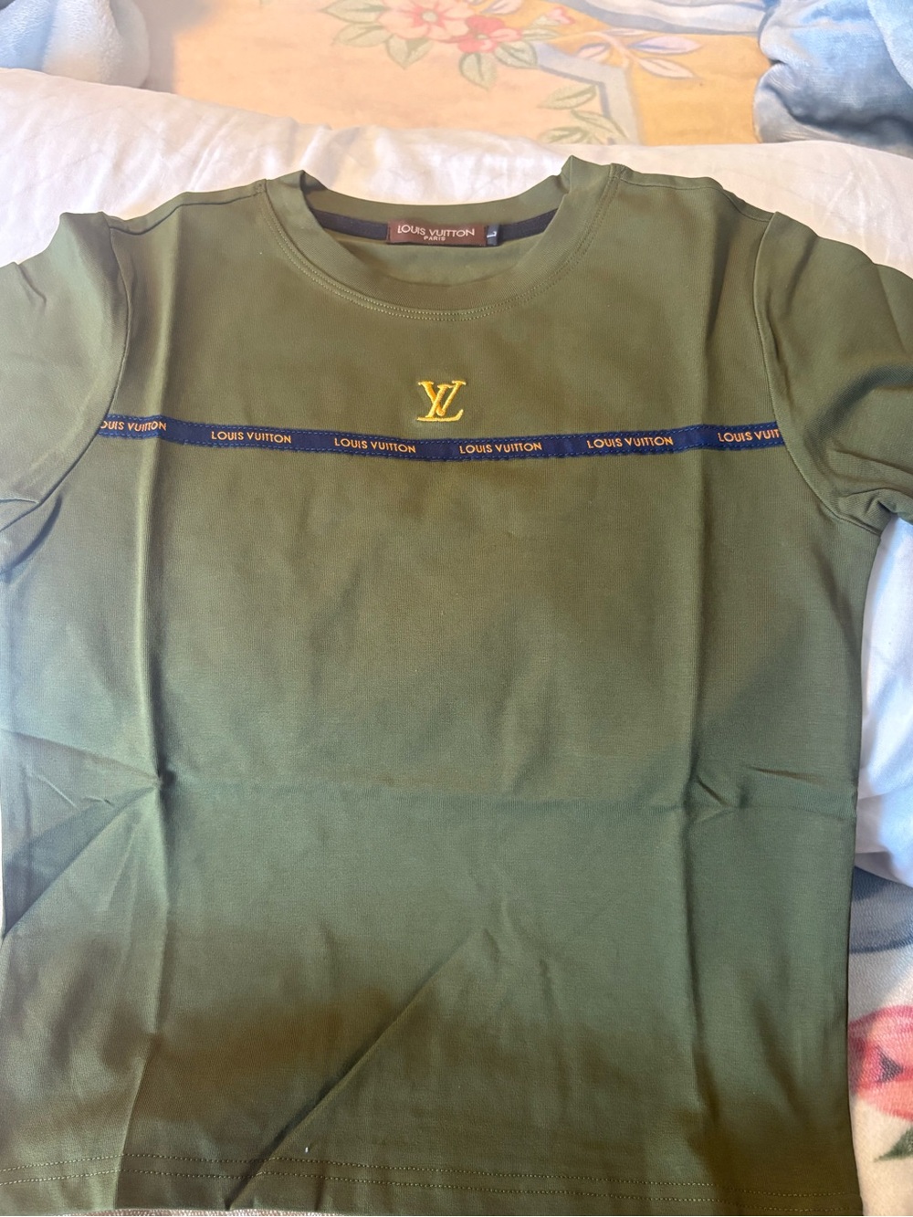 Louis Vuitton Olive Green Kids T-Shirt size 4/5